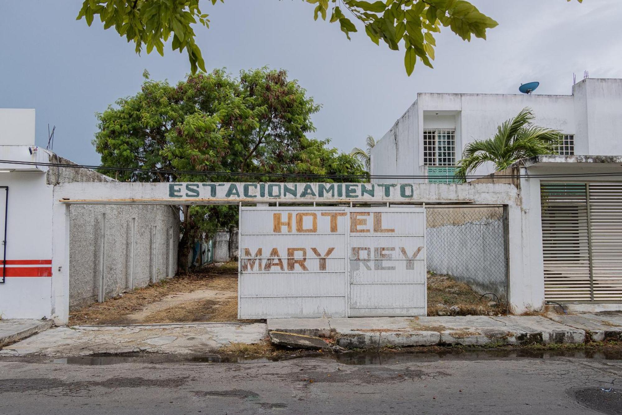 Oyo Hotel Marias,Aeropuerto Internacional De チェトゥマル エクステリア 写真